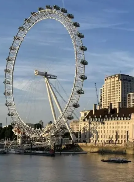 泰晤士河边的发小